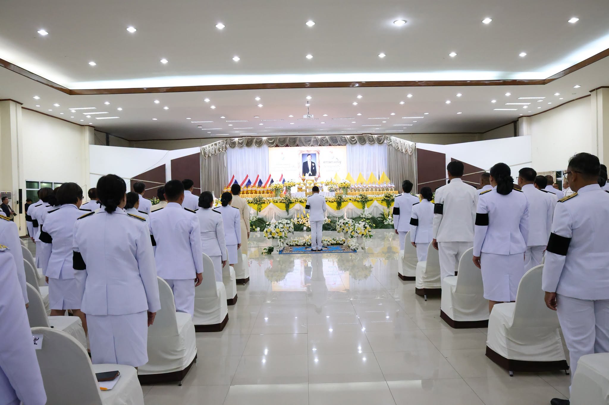title - สำนักงานการปฏิรูปที่ดินจังหวัดเพชรบูรณ์เข้าร่วมพิธีถวายเครื่องราชสักการะ วางพานพุ่ม และจุดเทียนถวายพระพรชัยมงคล เนื่องในโอกาสวันเฉลิมพระชนมพรรษา พระบาทสมเด็จพระเจ้าอยู่หัว 28 กรกฎาคม 2569